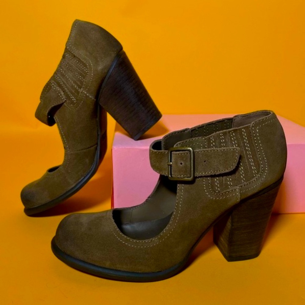 Brown Suede Mary-Jane Pump